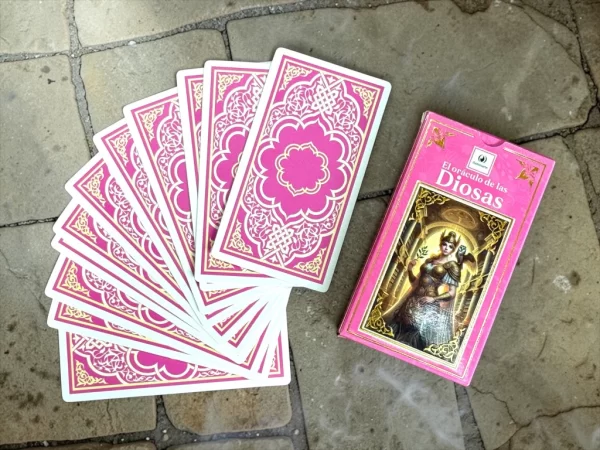 EL ORACULO DE LAS DIOSAS ILUMINARTE